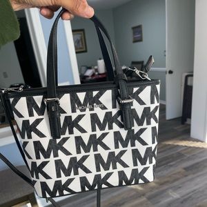 Brand new Michael Kors tote purse